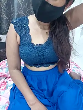 Aarti909090 online show from April 12, 2026, 6:24 pm