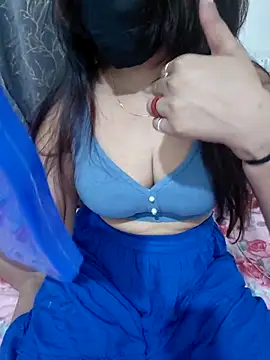 Aarti909090 online show from April 13, 2026, 5:29 pm