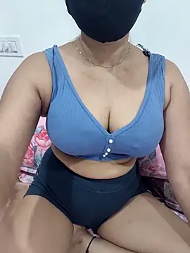 Snapshot of Aarti909090 chatting on May 15, 2026, 5:31 pm Aarti909090 online show from May 15, 2026, 5:31 pm
