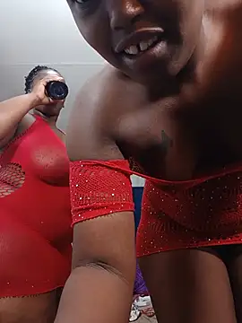 SweetSavage18 online show from July 3, 2026, 7:42 pm