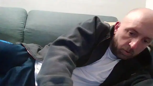 luca beech88 online show from April 13, 2026, 6:24 pm