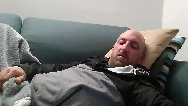 Snapshot of luca_beech88 chatting on May 1, 2026, 8:46 pm luca beech88 online show from May 1, 2026, 8:46 pm