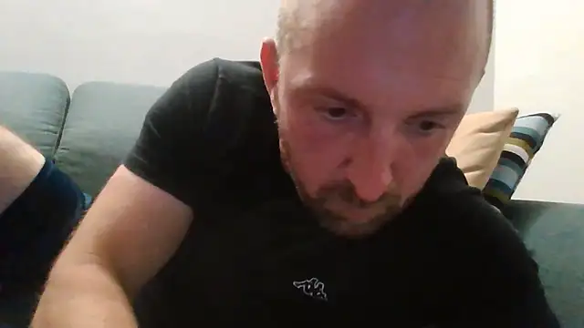 Snapshot of luca_beech88 chatting on May 23, 2026, 7:18 pm luca beech88 online show from May 23, 2026, 7:18 pm