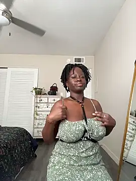 ladiosa selene online show from March 1, 2026, 9:39 pm