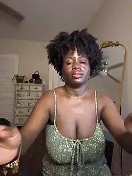 ladiosa selene online show from March 5, 2026, 12:39 am