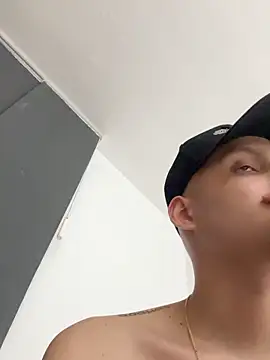 Snapshot of Atlass0108 chatting on November 3, 2025, 1:19 am Atlass0108 online show from November 3, 2025, 1:19 am