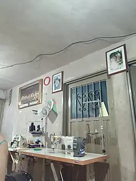 PaulinaLondra2 online show from December 17, 2025, 11:16 am