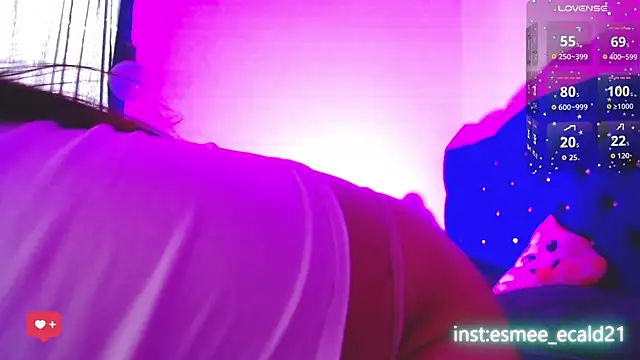 EsmeCaldwel online show from November 12, 2025, 7:03 pm