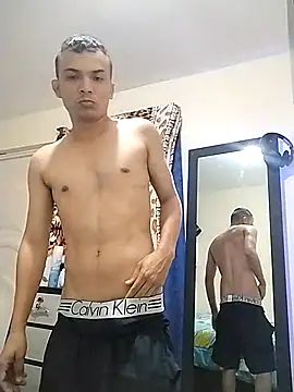 Snapshot of Luisadonis2015 chatting on November 3, 2025, 7:37 pm Luisadonis2015 online show from November 3, 2025, 7:37 pm