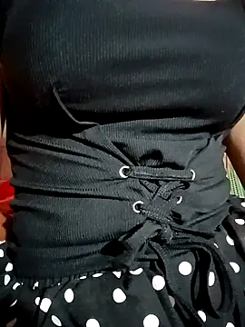 LenaLy2k online show from November 28, 2025, 2:47 am