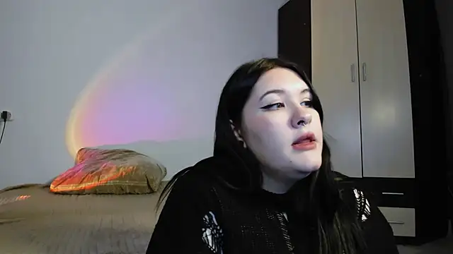 Snapshot of HitoMi2 chatting on November 13, 2025, 3:55 pm HitoMi2 online show from November 13, 2025, 3:55 pm