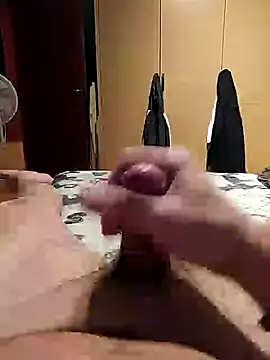 Snapshot of Cini75 chatting on December 1, 2025, 7:52 pm Cini75 online show from December 1, 2025, 7:52 pm