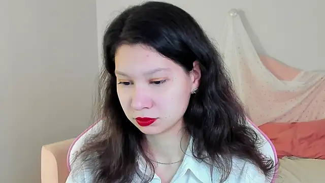 SaraDenars online show from November 18, 2025, 5:12 am