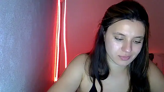 KiraHoney online show from January 13, 2026, 10:15 pm