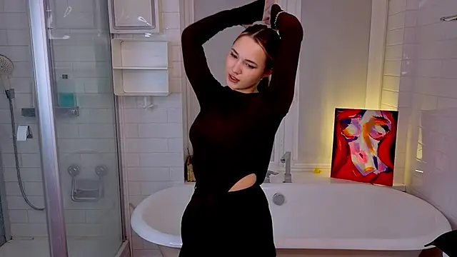 LeenaPuita online show from January 15, 2026, 6:11 pm