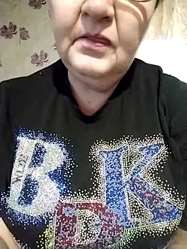 MyHoneyKira online show from December 1, 2025, 7:13 am