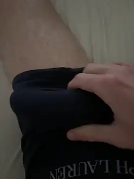 Snapshot of chibraxFR chatting on November 4, 2025, 1:21 pm chibraxFR online show from November 4, 2025, 1:21 pm