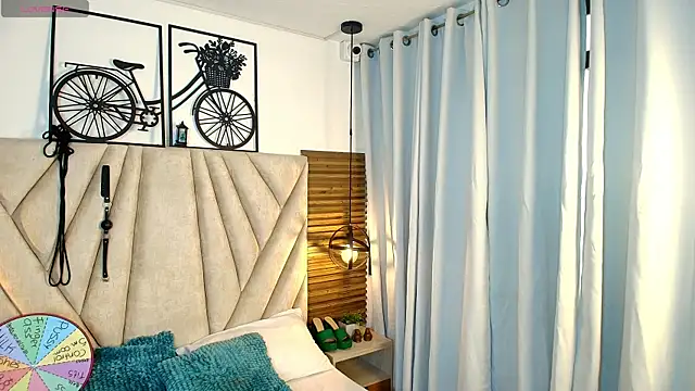 KimberlyFox t online show from April 14, 2026, 12:33 pm