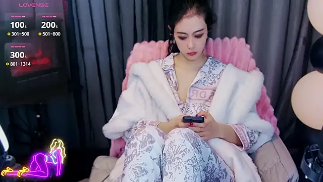 Victorialuck-2026 online show from December 4, 2025, 4:33 am