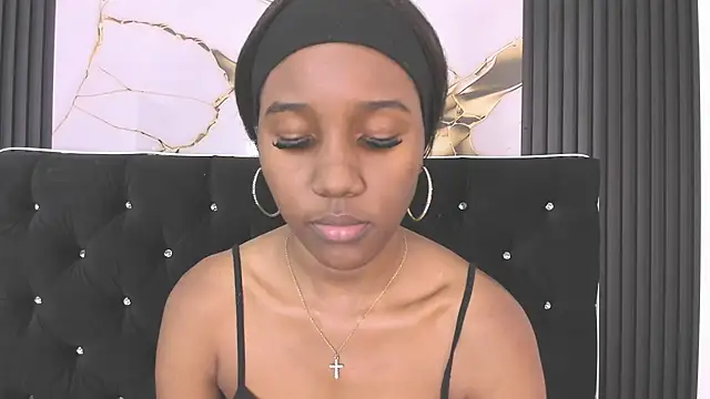 Mia Devereaux167 online show from February 24, 2026, 6:28 pm