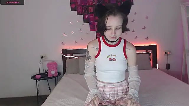 Snapshot of OliviaFlex chatting on November 15, 2025, 8:33 am OliviaFlex online show from November 15, 2025, 8:33 am