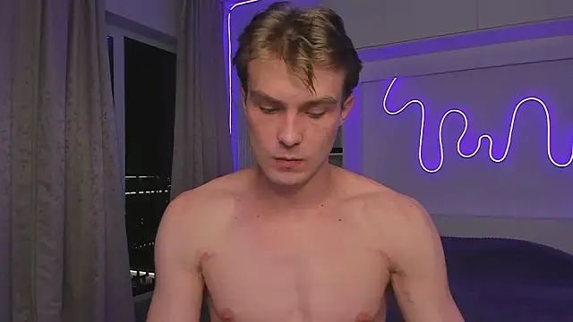 Snapshot of DanteRay chatting on November 13, 2025, 8:30 pm DanteRay online show from November 13, 2025, 8:30 pm