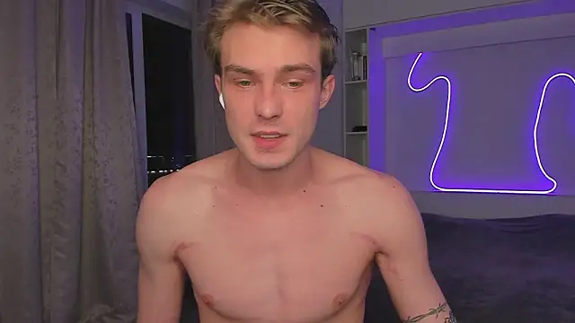 Snapshot of DanteRay chatting on November 15, 2025, 1:25 am DanteRay online show from November 15, 2025, 1:25 am