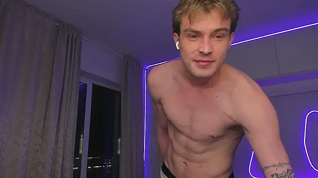 Snapshot of DanteRay chatting on November 16, 2025, 10:04 pm DanteRay online show from November 16, 2025, 10:04 pm