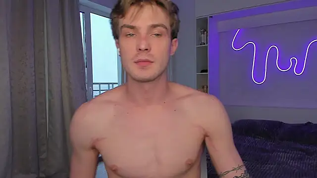 Snapshot of DanteRay chatting on November 18, 2025, 12:31 pm DanteRay online show from November 18, 2025, 12:31 pm