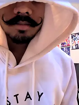 Snapshot of skinnydddue chatting on November 3, 2025, 6:31 pm skinnydddue online show from November 3, 2025, 6:31 pm