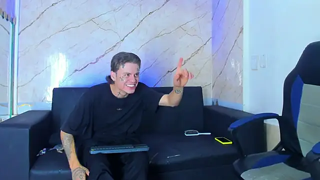 Kevinperlas online show from November 16, 2025, 8:25 pm