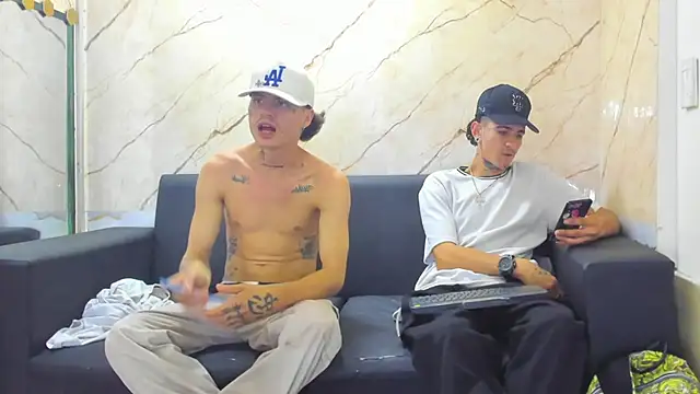 Kevinperlas online show from November 21, 2025, 8:29 pm