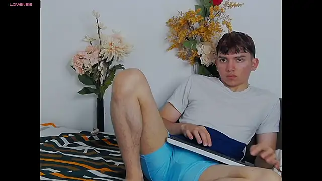 Oliver paris online show from November 25, 2025, 2:55 am