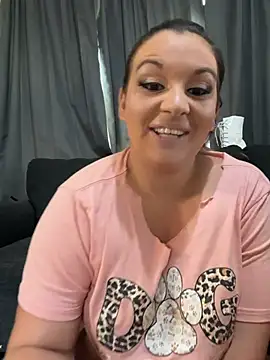 Snapshot of thickfarmtwat chatting on June 18, 2026, 4:44 pm thickfarmtwat online show from June 18, 2026, 4:44 pm
