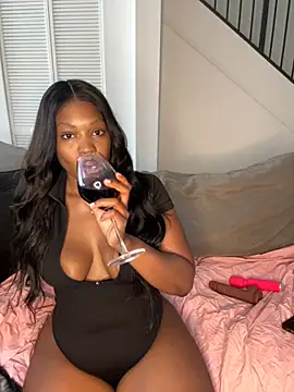 PrincessDreamm online show from November 21, 2025, 5:00 pm