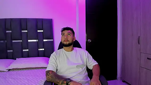 Snapshot of noah_corvelle chatting on November 9, 2025, 12:42 am noah corvelle online show from November 9, 2025, 12:42 am