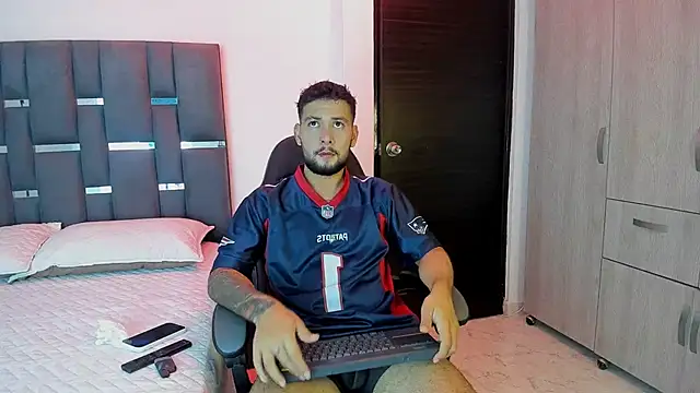 Snapshot of noah_corvelle chatting on November 10, 2025, 12:53 am noah corvelle online show from November 10, 2025, 12:53 am