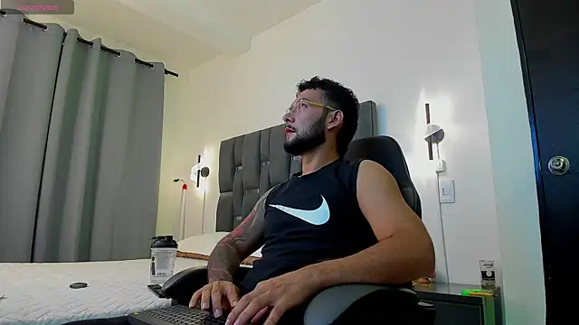 Snapshot of noah_corvelle chatting on November 18, 2025, 11:26 pm noah corvelle online show from November 18, 2025, 11:26 pm