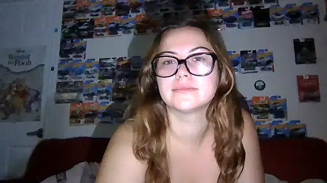 Snapshot of FreakyDreama chatting on November 4, 2025, 11:59 pm FreakyDreama online show from November 4, 2025, 11:59 pm