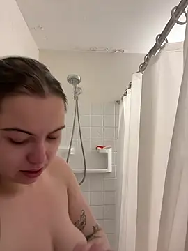 FreakyDreama online show from April 19, 2026, 5:23 pm