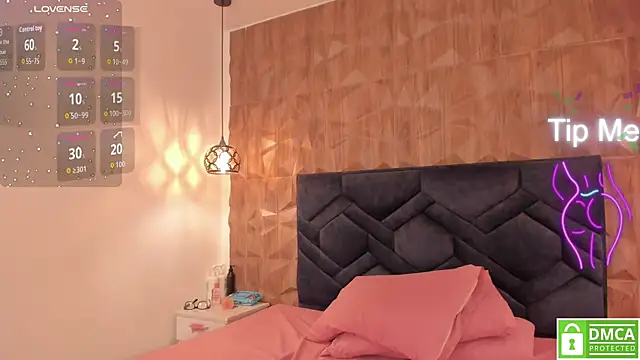 Kiara velvet   online show from December 13, 2025, 8:36 pm