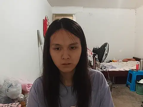 Snapshot of RebelAura chatting on June 6, 2026, 6:12 pm RebelAura online show from June 6, 2026, 6:12 pm