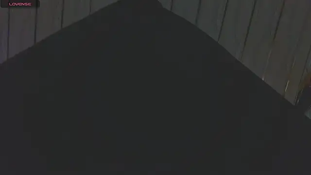 Snapshot of Suarezz10_ chatting on November 15, 2025, 4:14 pm Suarezz10 online show from November 15, 2025, 4:14 pm