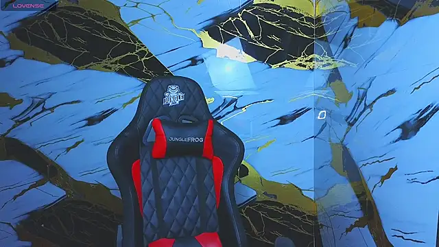 Snapshot of Suarezz10_ chatting on November 21, 2025, 4:38 pm Suarezz10 online show from November 21, 2025, 4:38 pm