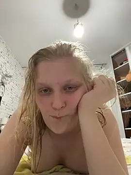 hotgoodgirll online show from December 1, 2025, 7:41 pm