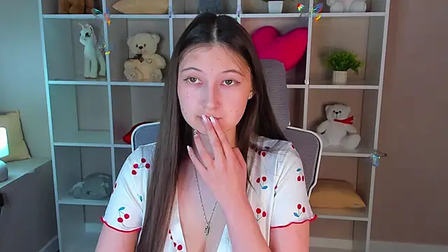 Ella Burns online show from April 21, 2026, 2:51 am