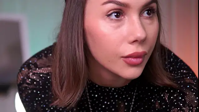 Snapshot of KarinaKokhana chatting on November 22, 2025, 9:30 am KarinaKokhana online show from November 22, 2025, 9:30 am