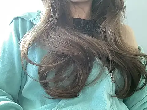 hugandlove online show from November 4, 2025, 12:37 pm