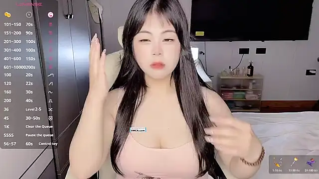 Snapshot of Chayka_21 chatting on November 10, 2025, 1:43 pm Chayka 21 online show from November 10, 2025, 1:43 pm