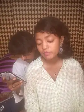 Freakingromance online show from April 18, 2026, 7:07 pm